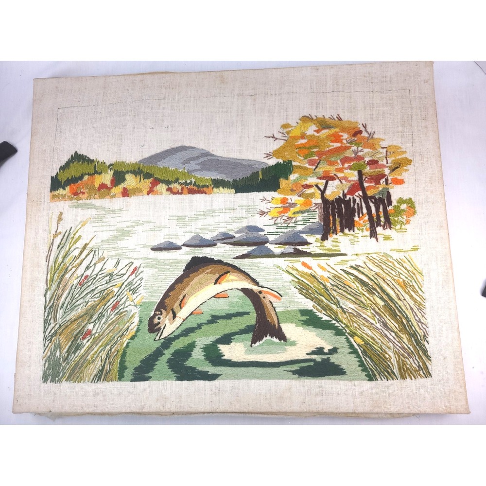 Vintage Hand Embroidered Crewel Needlepoint Wall Art On Frame 21.5"x17.5"x1.5"